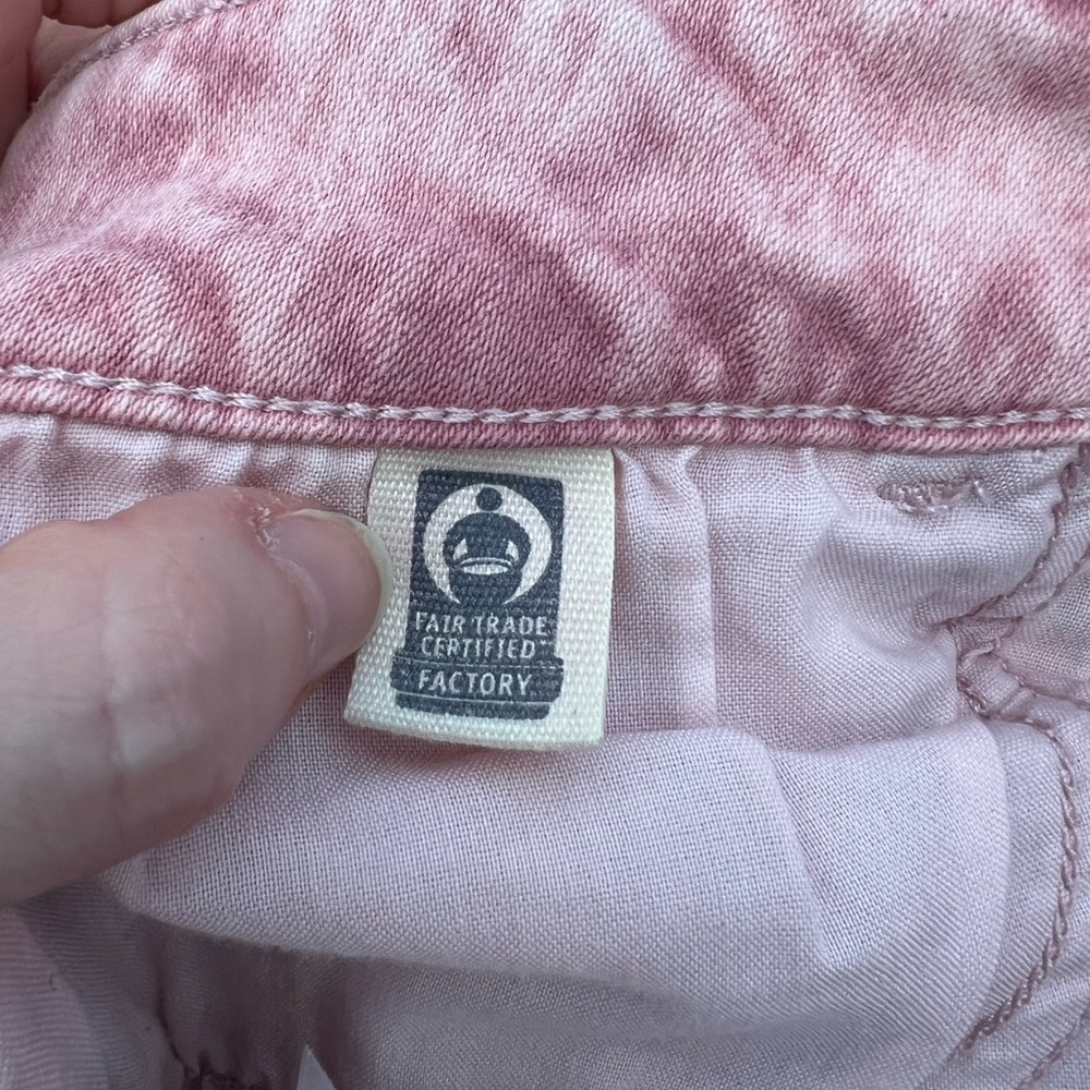 Universal Thread High-Rise Pink Acid-Wash Denim Shorts - Picture 7 of 7